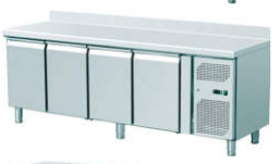 Kühltisch 2230 x 700 mit 4 Türen mit Aufkantung