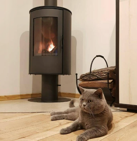 Kratki AB S/N/DR - Kaminofen aus Stahl mit Standfuss 8 kW Ø 150 mit Zubehör